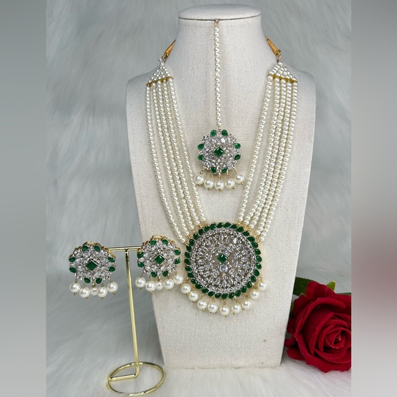 jewelry Jewelry - Beautiful Green Pearl Mini ( Locket ) Necklace With Earrings & Tikka